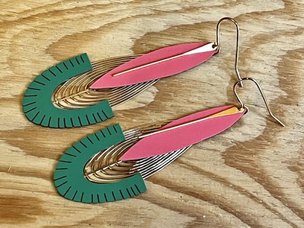 Boucles Longues en Formica – Rose Bouchon - Vins Rouges Harmonieux pour Chaque Occasion