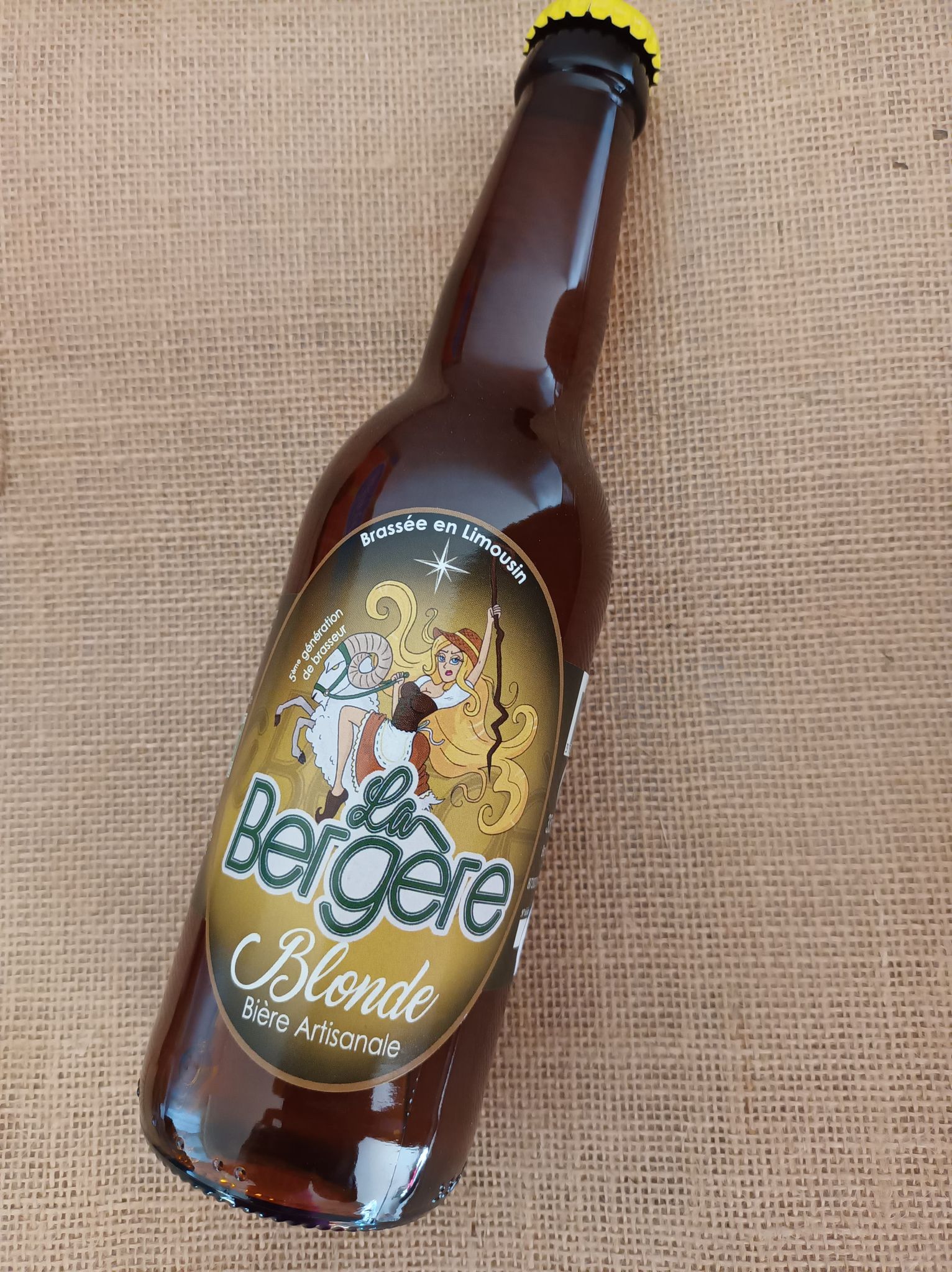 Bière Blonde Bio 33cl « La Bergère » - Vins Rouges Harmonieux pour Chaque Occasion Bière Blonde Bio 33cl « La Bergère » - Vins Rouges Harmonieux pour Chaque Occasion