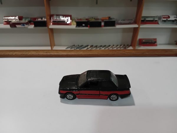 BMW Série 3 E30 Corgi 1/64 - Vins Rouges Harmonieux pour Chaque Occasion