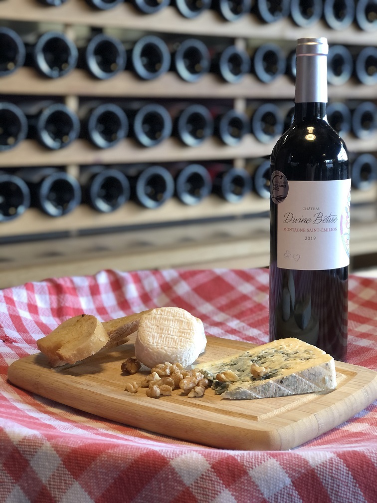 Chateau Divine Betise AOP Montagne ST Emilion - Vins Rouges Harmonieux pour Chaque Occasion Chateau Divine Betise AOP Montagne ST Emilion - Vins Rouges Harmonieux pour Chaque Occasion