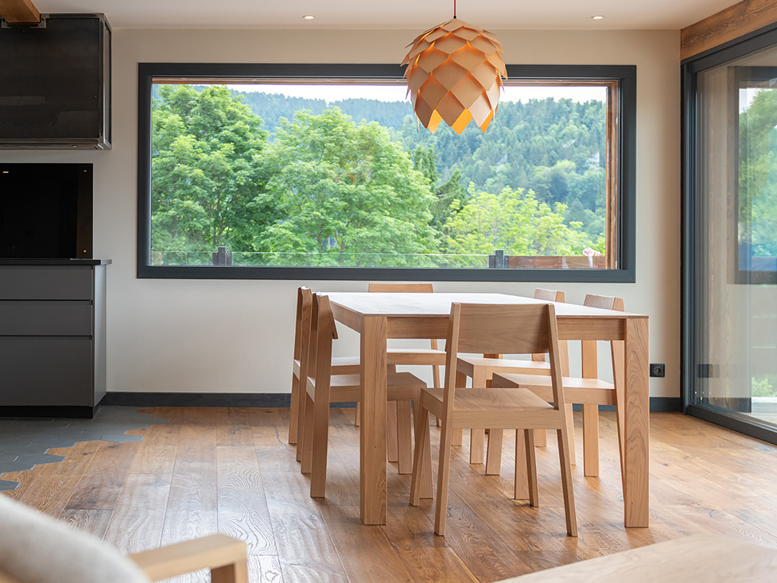 Chaise en Bois Massif éco-responsable – PilPil - Vins Rouges Harmonieux pour Chaque Occasion Chaise en Bois Massif éco-responsable – PilPil - Vins Rouges Harmonieux pour Chaque Occasion
