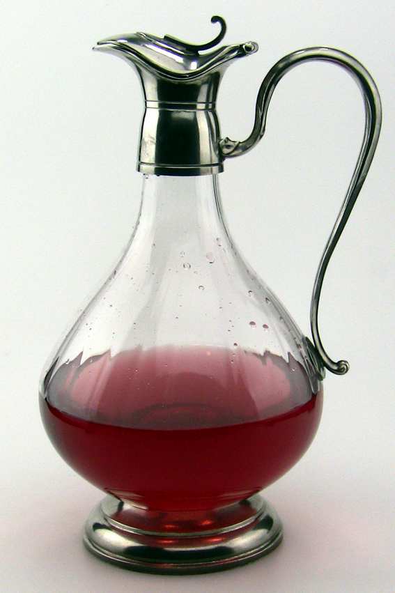 Carafe étain col et anse contenance 1,5 litre - Vins Rouges Harmonieux pour Chaque Occasion Carafe étain col et anse contenance 1,5 litre - Vins Rouges Harmonieux pour Chaque Occasion