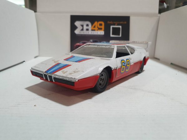 BMW M1 Polistil 1/25 - Vins Rouges Harmonieux pour Chaque Occasion