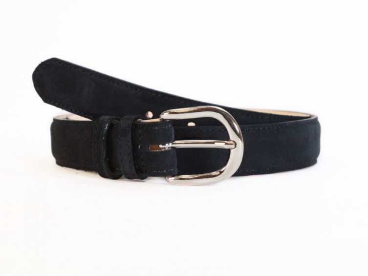 Ceinture cuir velours bleu nuit, boucle chromée arrondie 3089 Choisir - Vins Rouges Harmonieux pour Chaque Occasion Ceinture cuir velours bleu nuit, boucle chromée arrondie 3089 Choisir - Vins Rouges Harmonieux pour Chaque Occasion