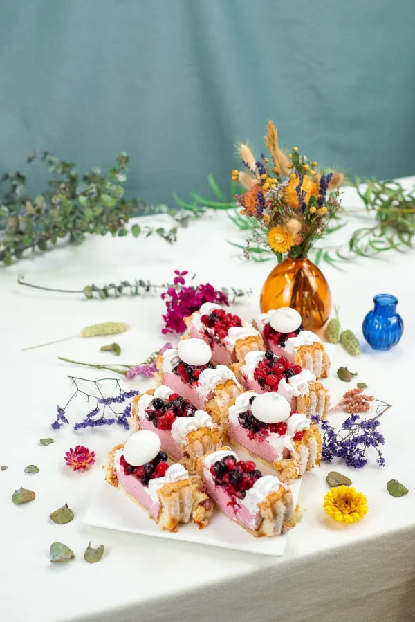 Charlotte aux fruits Rouges – 8 parts - Vins Rouges Harmonieux pour Chaque Occasion