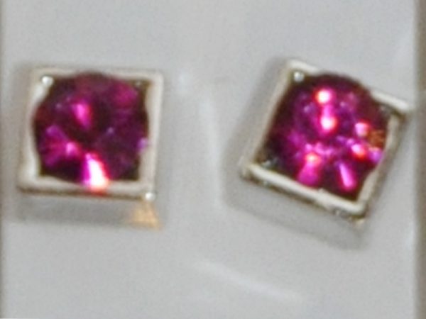 Boucles d’oreilles Carrées Argentée Cristal Rose Fushia - Vins Rouges Harmonieux pour Chaque Occasion
